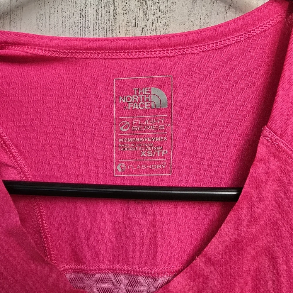The North Face Flight Series Flash Dry Women's Pink V-Neck Top Size XS - Picture 3 of 8